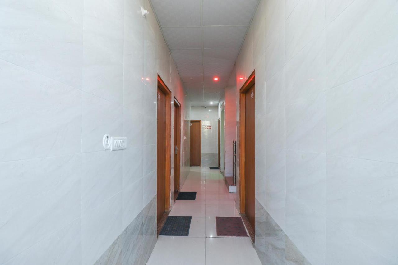 Hotel Oyo 69378 Trilok Dham Vrindāvan Exteriér fotografie