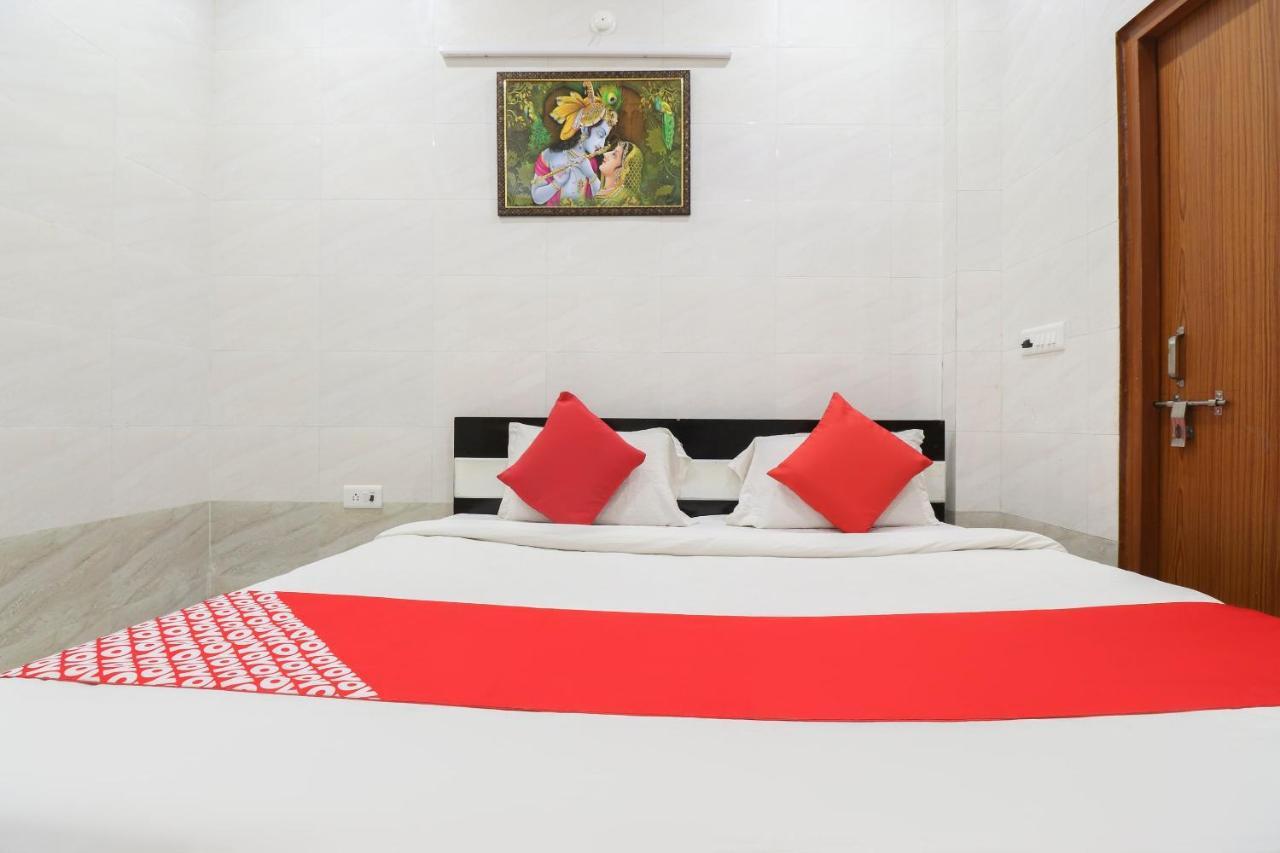 Hotel Oyo 69378 Trilok Dham Vrindāvan Exteriér fotografie