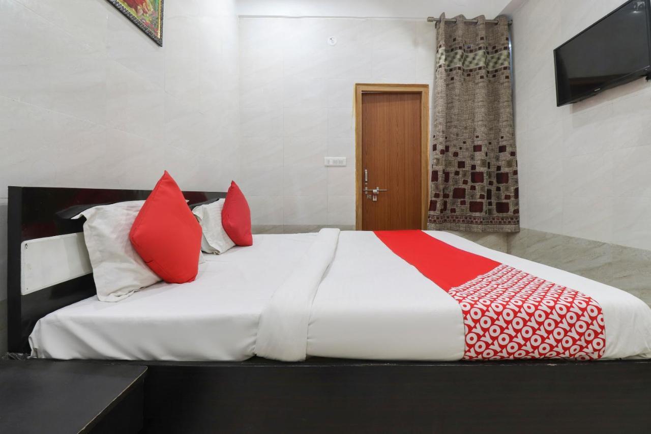 Hotel Oyo 69378 Trilok Dham Vrindāvan Exteriér fotografie