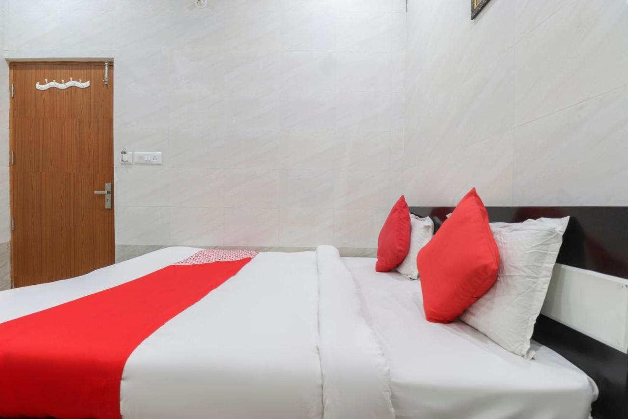 Hotel Oyo 69378 Trilok Dham Vrindāvan Exteriér fotografie