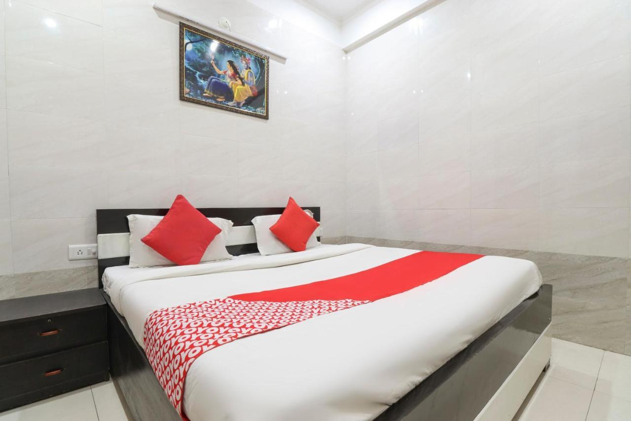 Hotel Oyo 69378 Trilok Dham Vrindāvan Exteriér fotografie