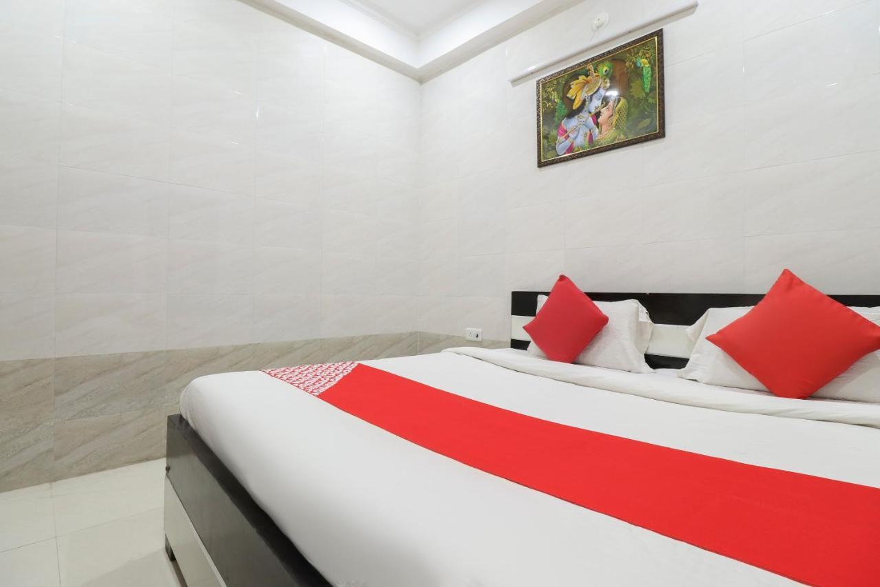 Hotel Oyo 69378 Trilok Dham Vrindāvan Exteriér fotografie